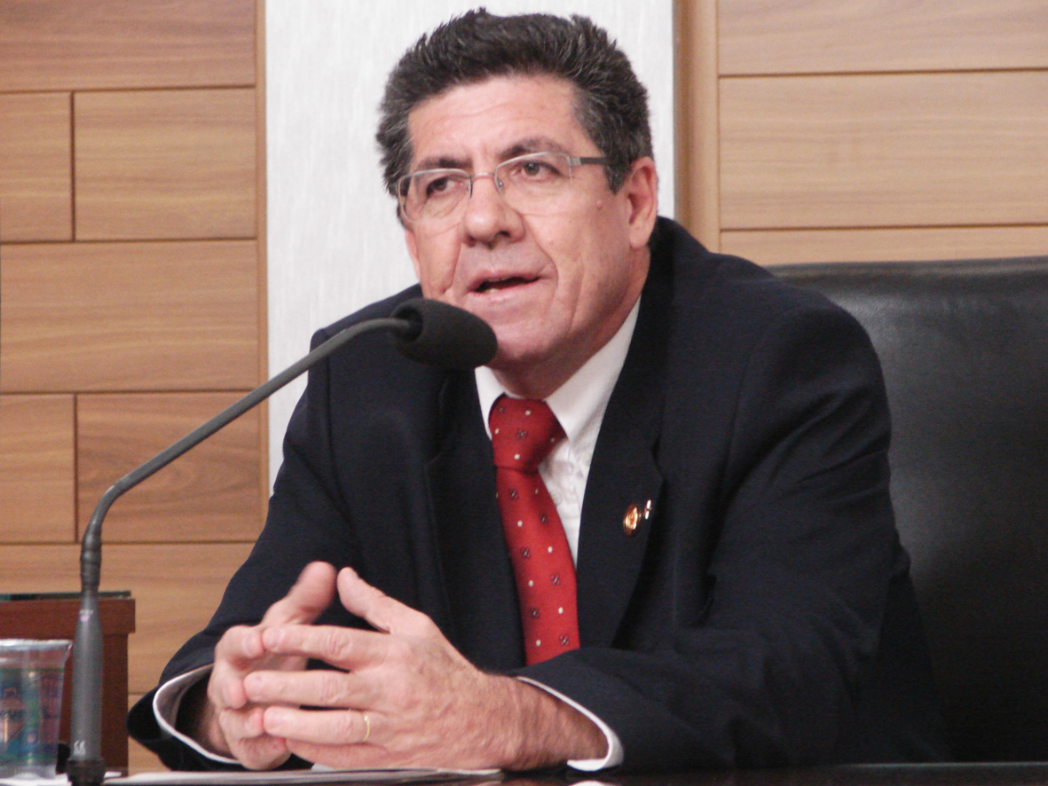 Deputado Hamilton Pereira divulgou lista de municpios beneficiados pelo PAC na regio de Sorocaba<a style='float:right;color:#ccc' href='https://www3.al.sp.gov.br/repositorio/noticia/03-2008/HAMILTON   PAC.jpg' target=_blank><i class='bi bi-zoom-in'></i> Clique para ver a imagem </a>